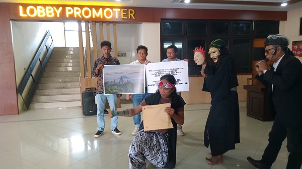  Seniman Mencari Keadilan Kasus  