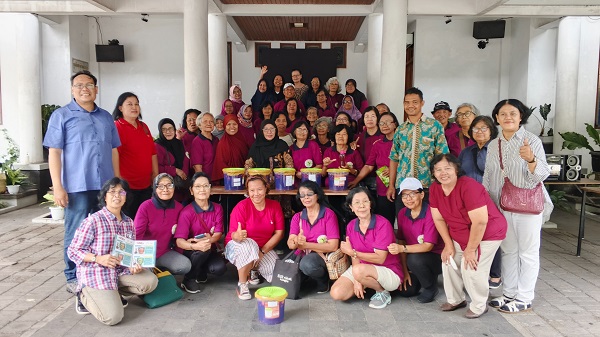 Eco-Enzym Sampah Organik Rumah Tangga Menurunkan Gas Metana, Gas Rumah  Kaca 