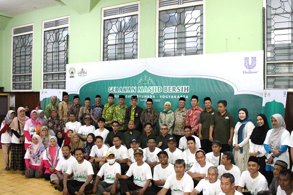 Gerakan Masjid Bersih Digelar di Masjid Agung Syuhada Yogyakarta dan Masjid Raya Baiturrahman Semarang  